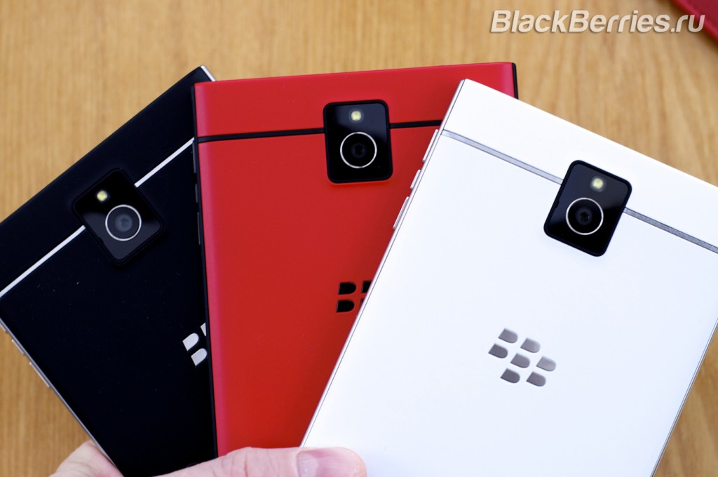 BlackBerry-Passport-Red-16