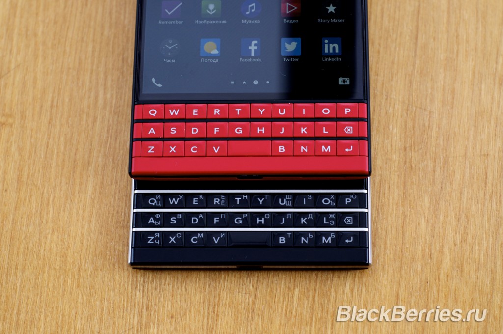 BlackBerry-Passport-Red-28