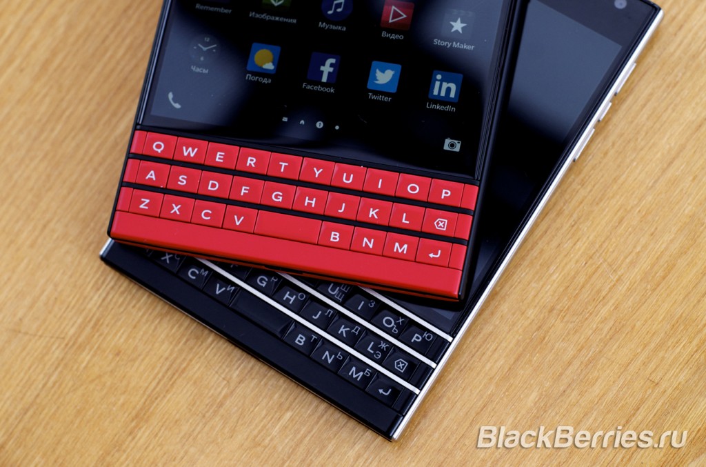 BlackBerry-Passport-Red-29